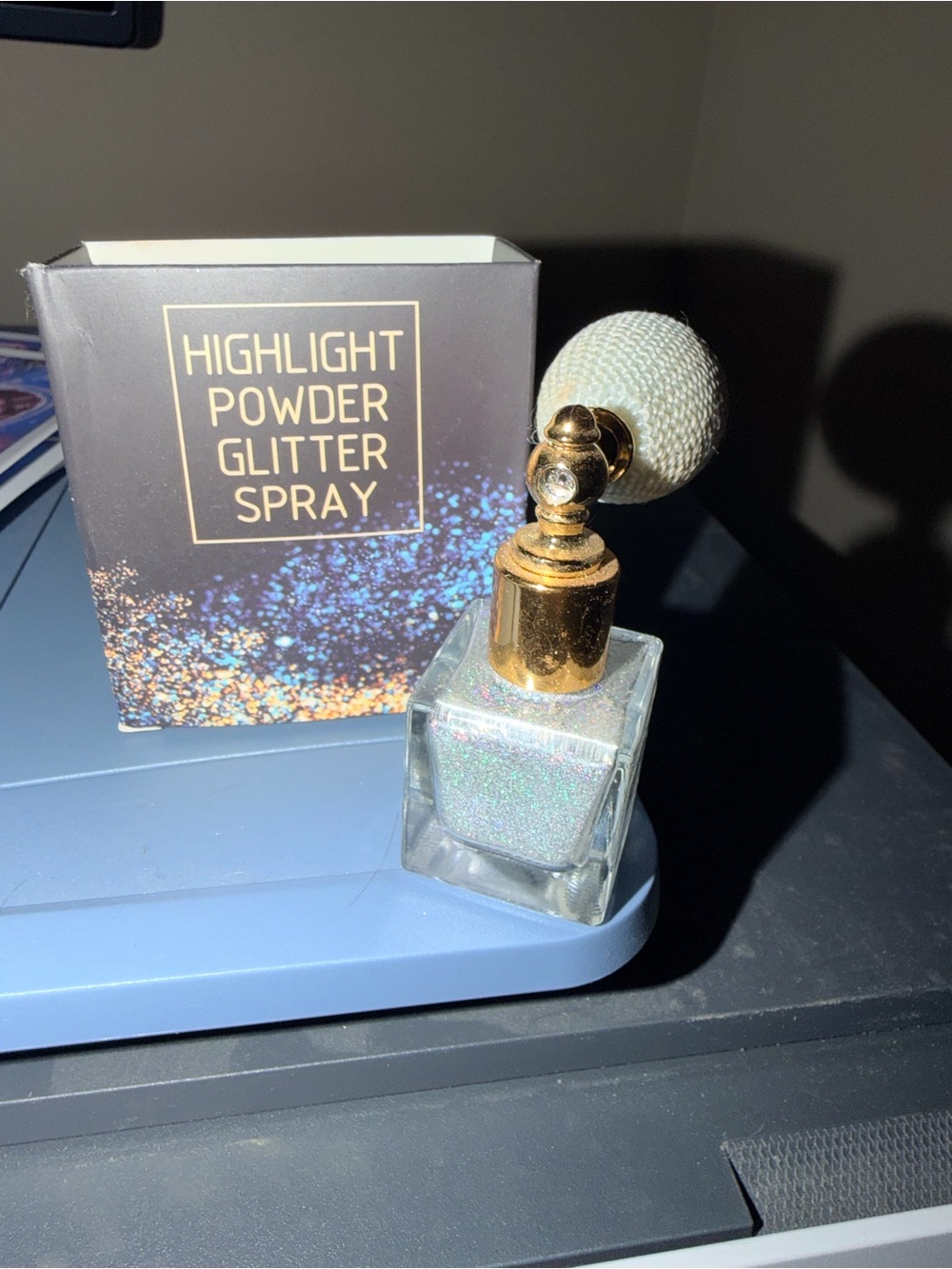 Iridescent Highlight Powder Glitter Spray - White Shimmer - Picture 2 of 2